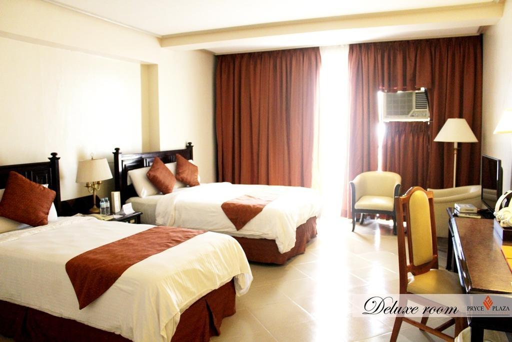Pryce Plaza Hotel Cagayan de Oro Bagian luar foto