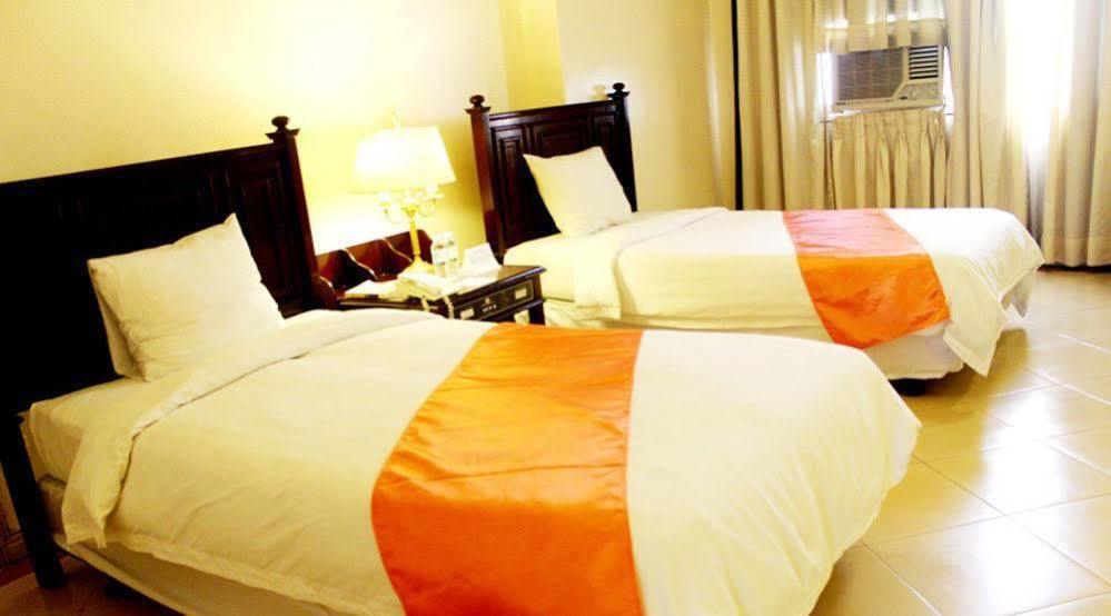 Pryce Plaza Hotel Cagayan de Oro Bagian luar foto