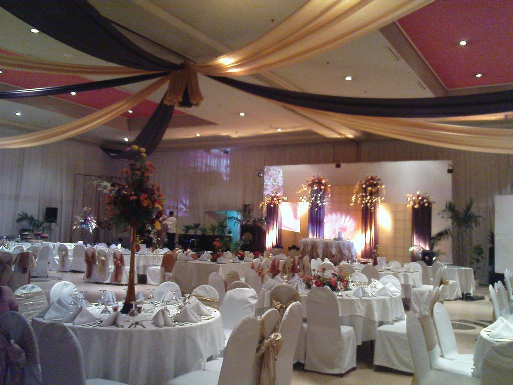 Pryce Plaza Hotel Cagayan de Oro Bagian luar foto